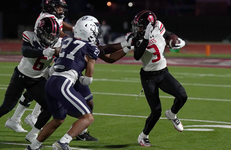 HHHS receiver with the ball