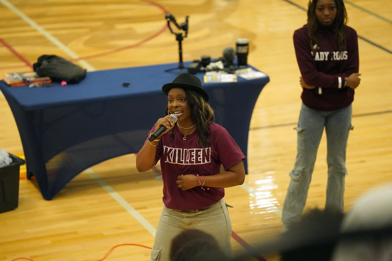 Coach speaks at Summit