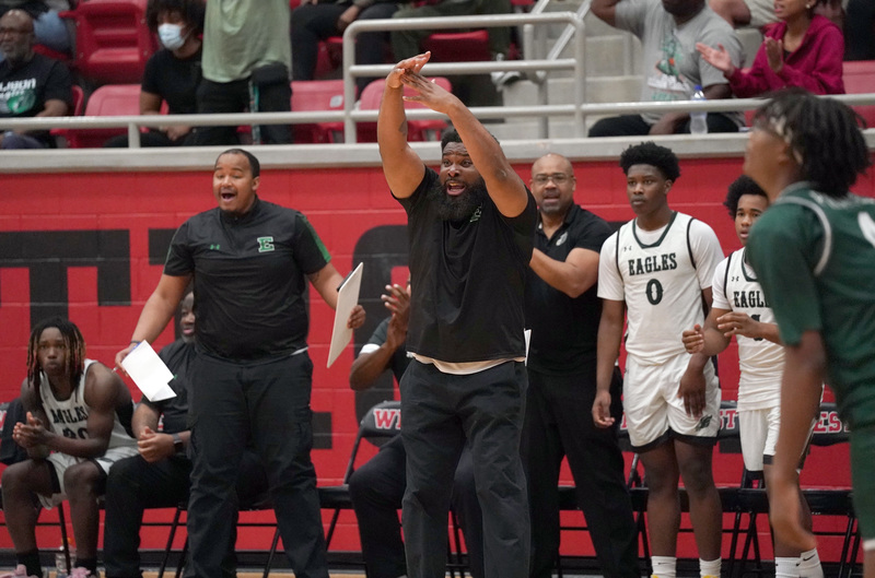 Ellison basketball coach Alberto Jones Jr.