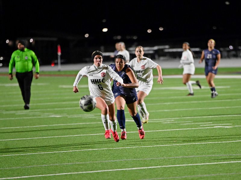 Harker Heights girls soccer player