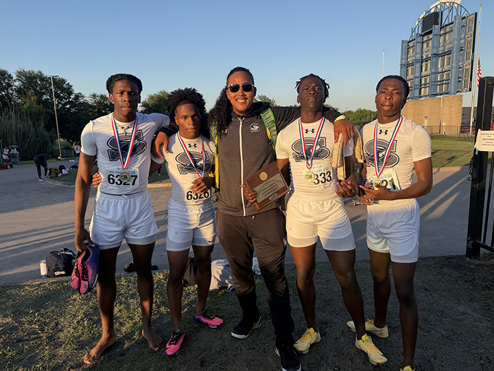 SHS 4x200 relay team