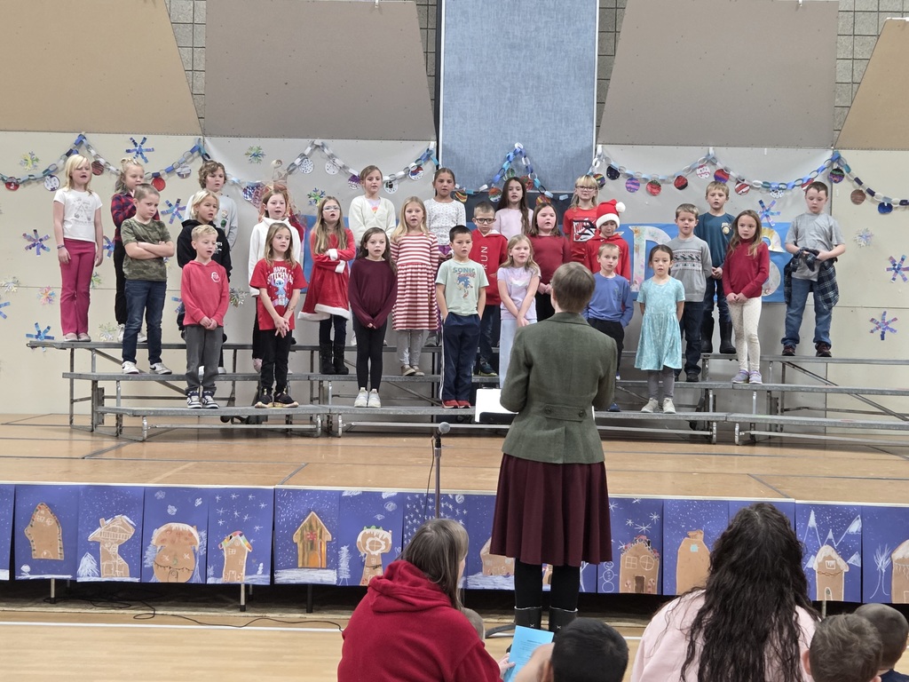 grade 2 group 2 on risers performing