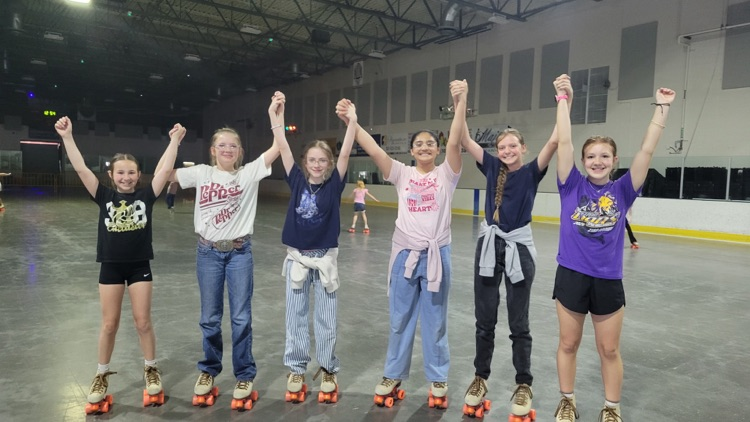 six girls skating