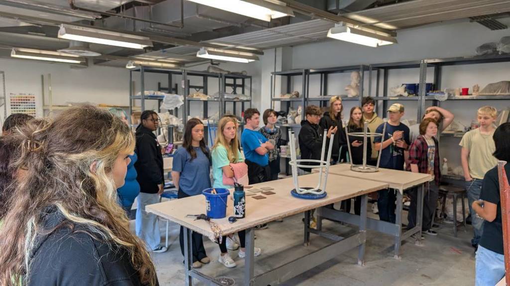 Students in the sculpture studio