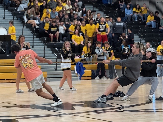 Homecoming tug of war