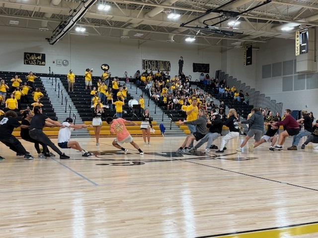 Homecoming pep rally tug of war