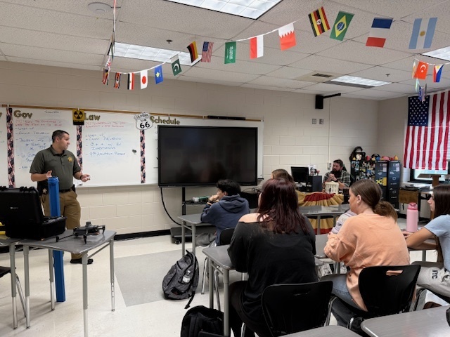 Investigator Boyd shares insightful information to students