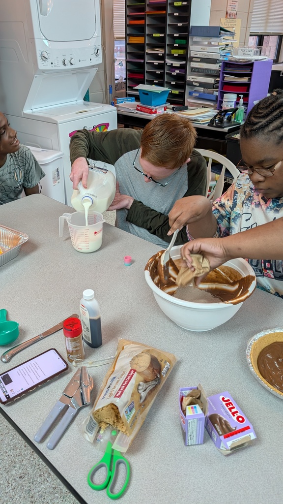 Students preparing their thanksgiving feast