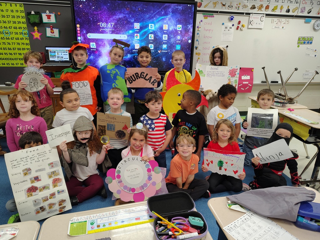 Class picture for the vocabulary parade.