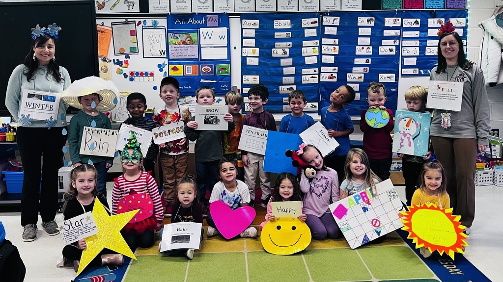 Class picture for the vocabulary parade.