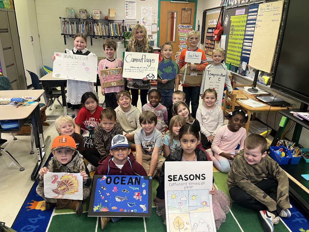 Class picture for the vocabulary parade.