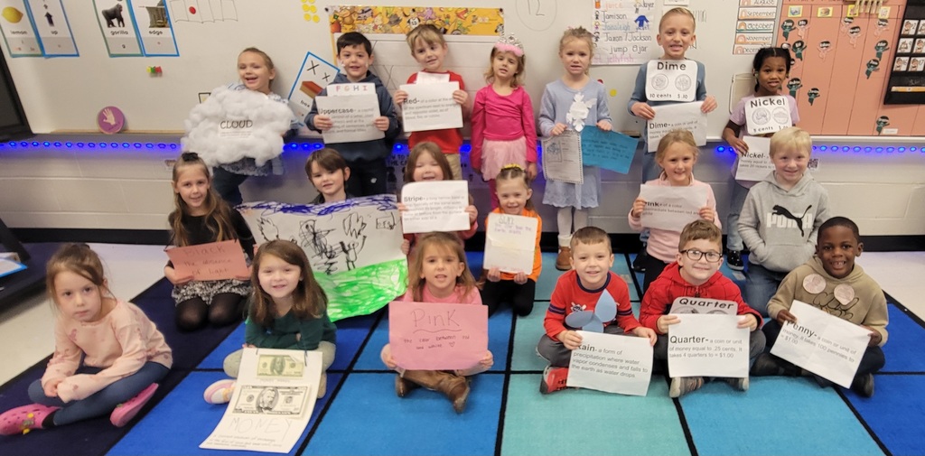 Class picture for the vocabulary parade.