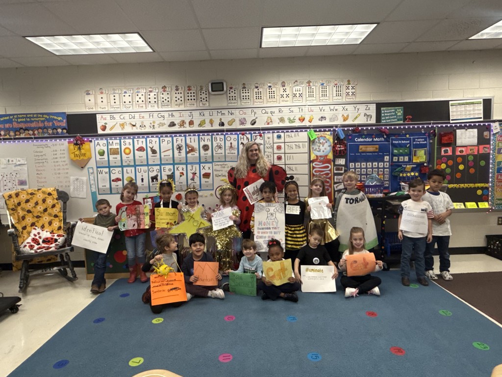 Class picture for the vocabulary parade.