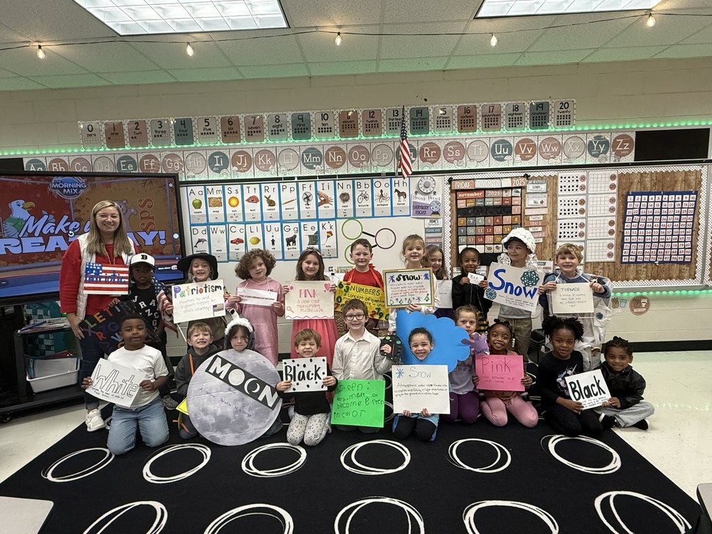 Class picture for the vocabulary parade.