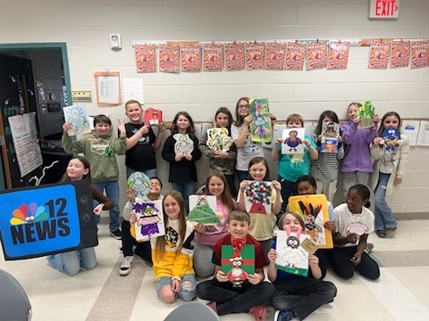 A class picture showcasing their turkey projects.