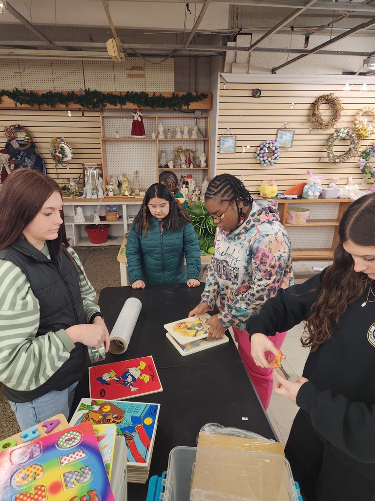 Student helping at ARC of Hanover