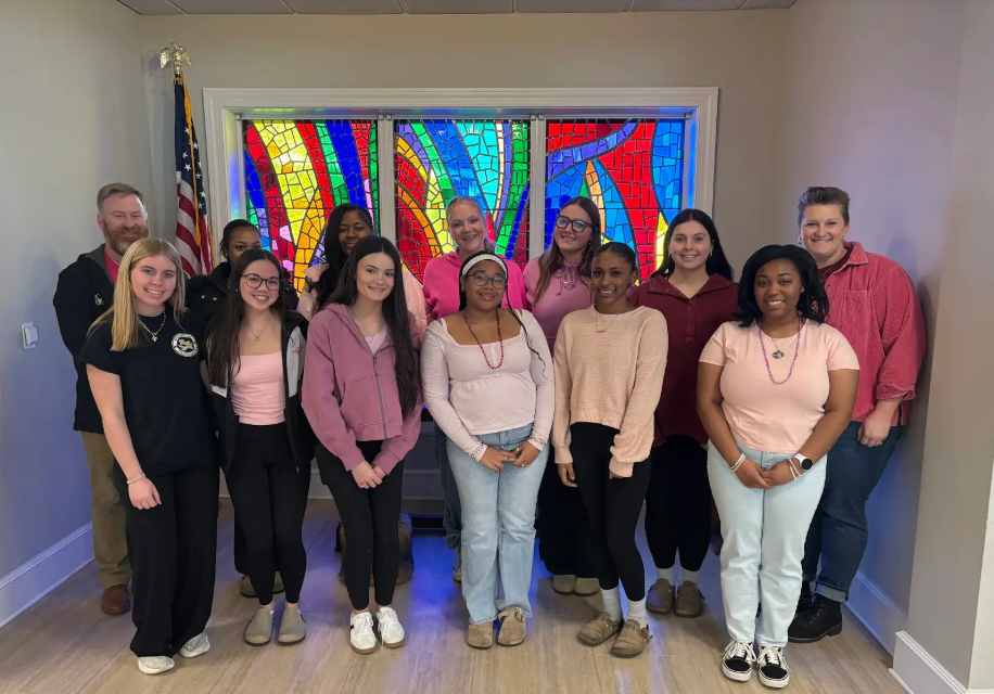 Service Learning students help celebrate Valentines Day  with Covenant Woods residents