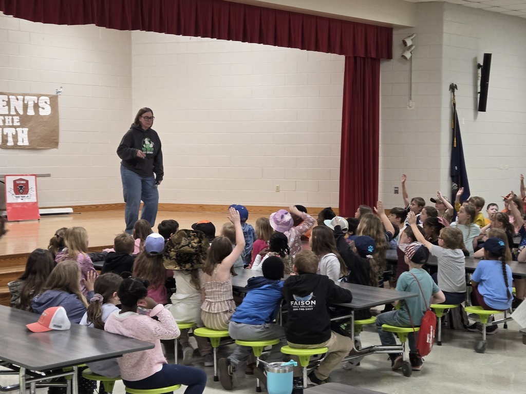 2nd grade tour of AES