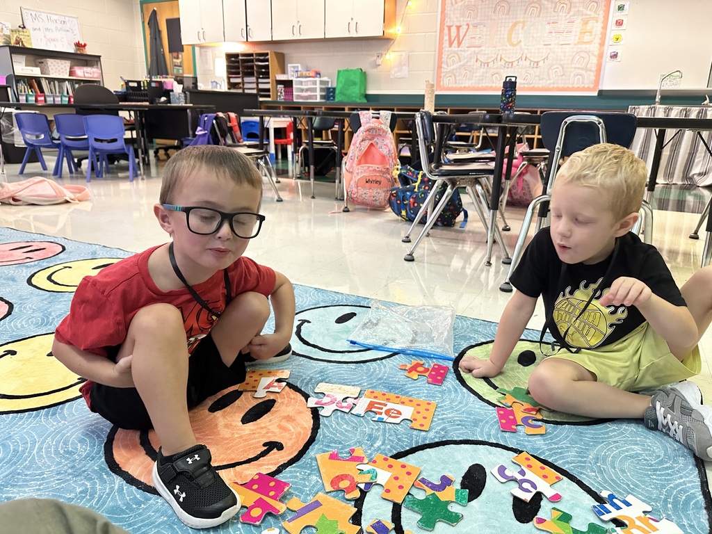 Ms. Hixson and Mrs. Pulliam's preschool class started learning about the centers in their classroom and got to practice doing center rotation! 