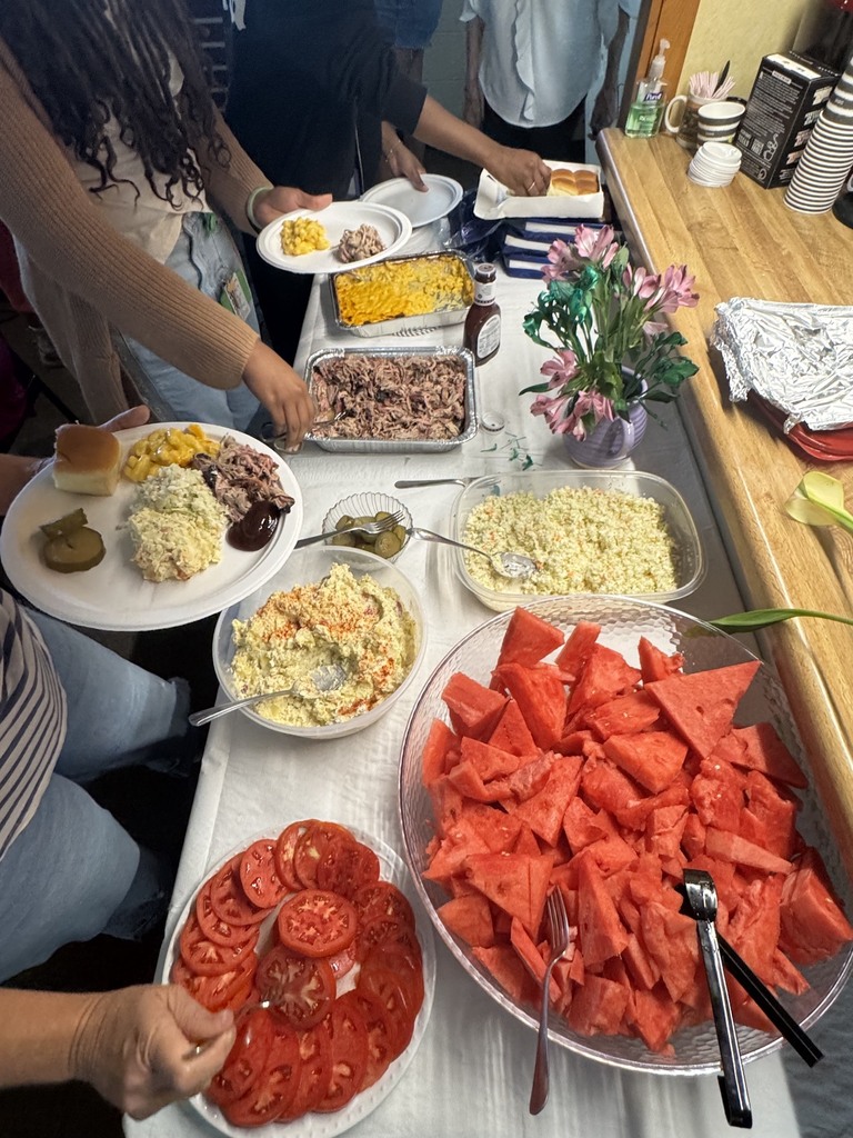Thank you St. Davis' Episcopoal Church for Feeding HHMS Staff! 