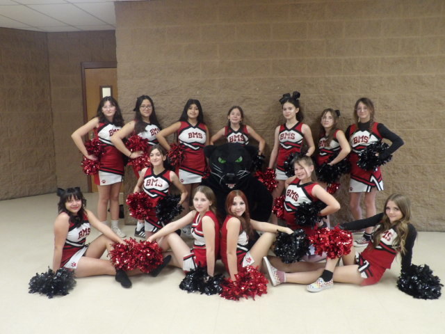 Photo of Cheerleading Squad with mascot