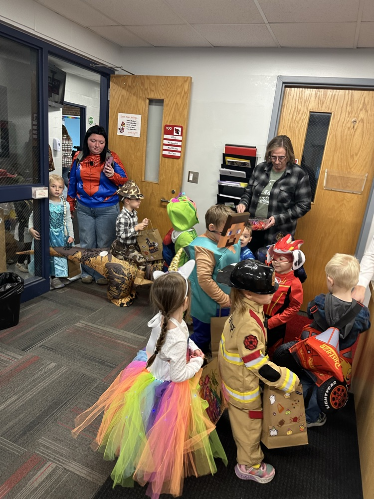 GSRP Trick-or-Treating at KES