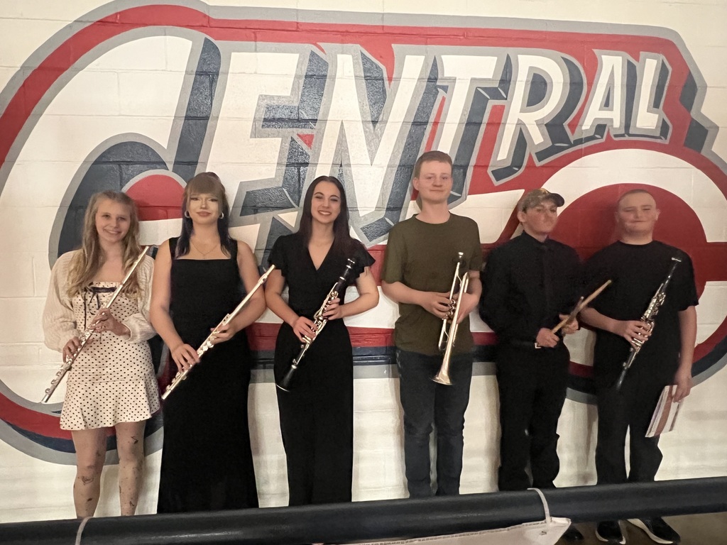 (L-R) Lydia Coleman, Bree McConnell, Whitley Coleman, Bentley Winick, Luka Moon, Kollyn Lee