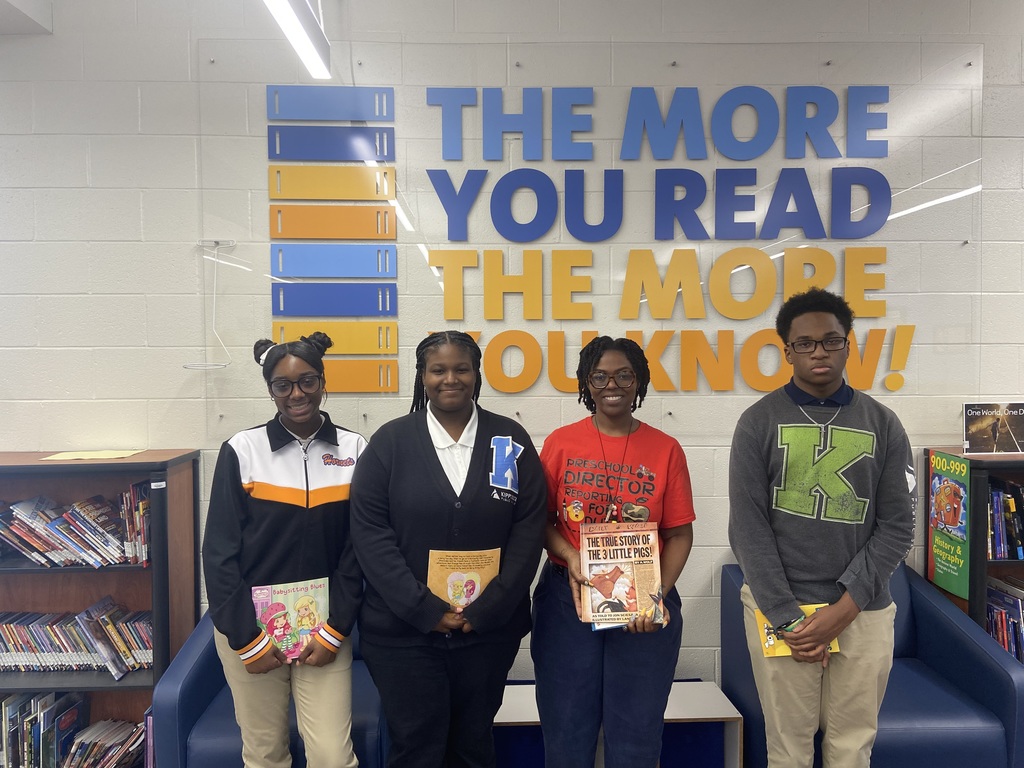 Ms. Walker and KIPP Delta Collegiate highschool students