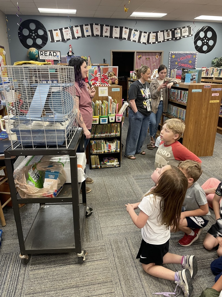 Nashville Animal Hospital00The World According to Humphrey