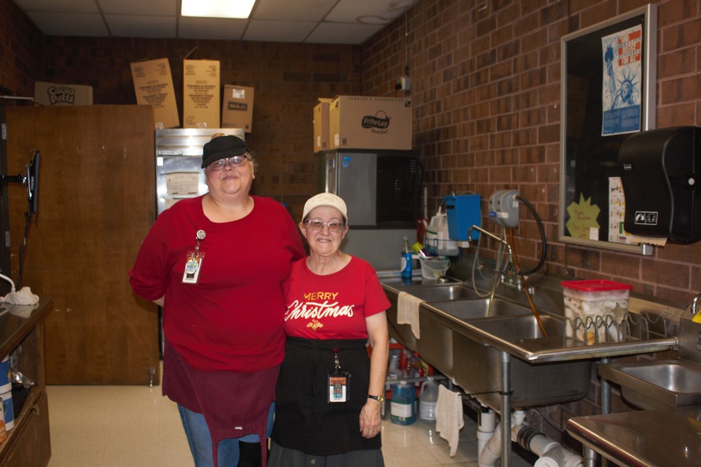 Cooks in red.