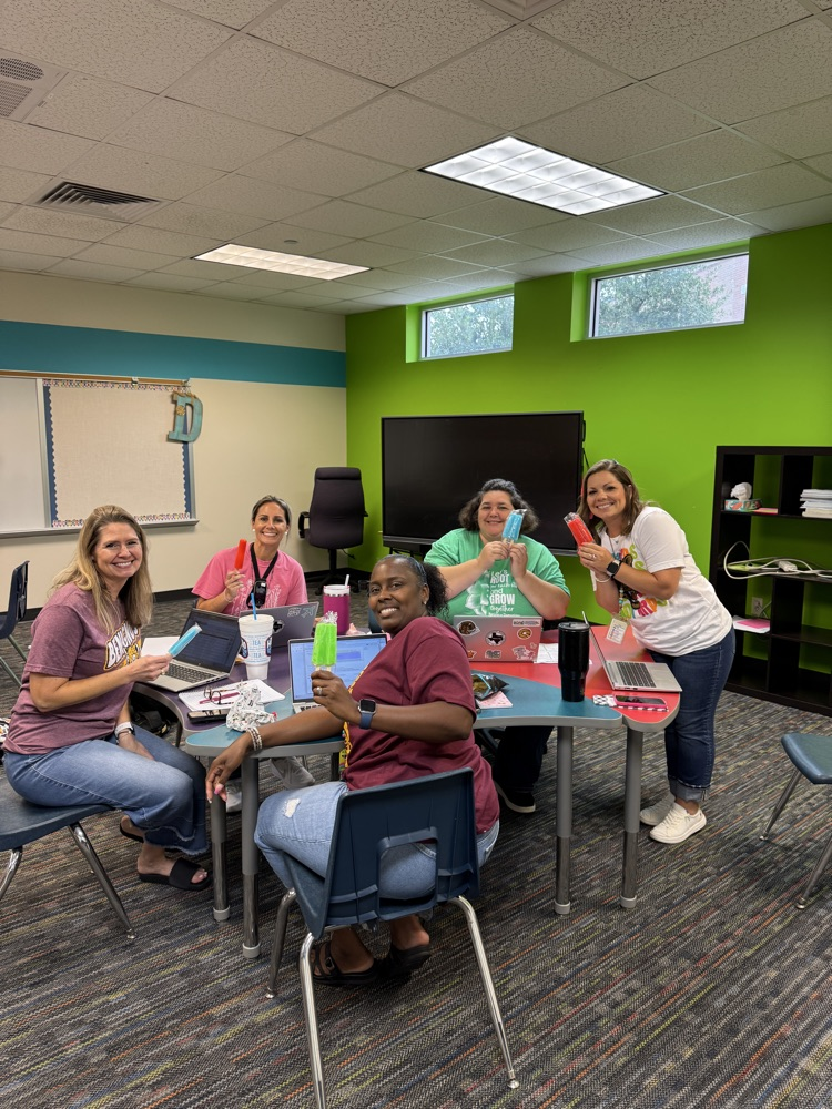 teachers with popsicles