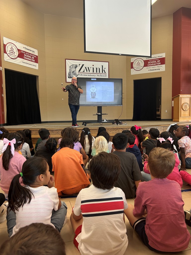 Aaron Reynolds presenting to students