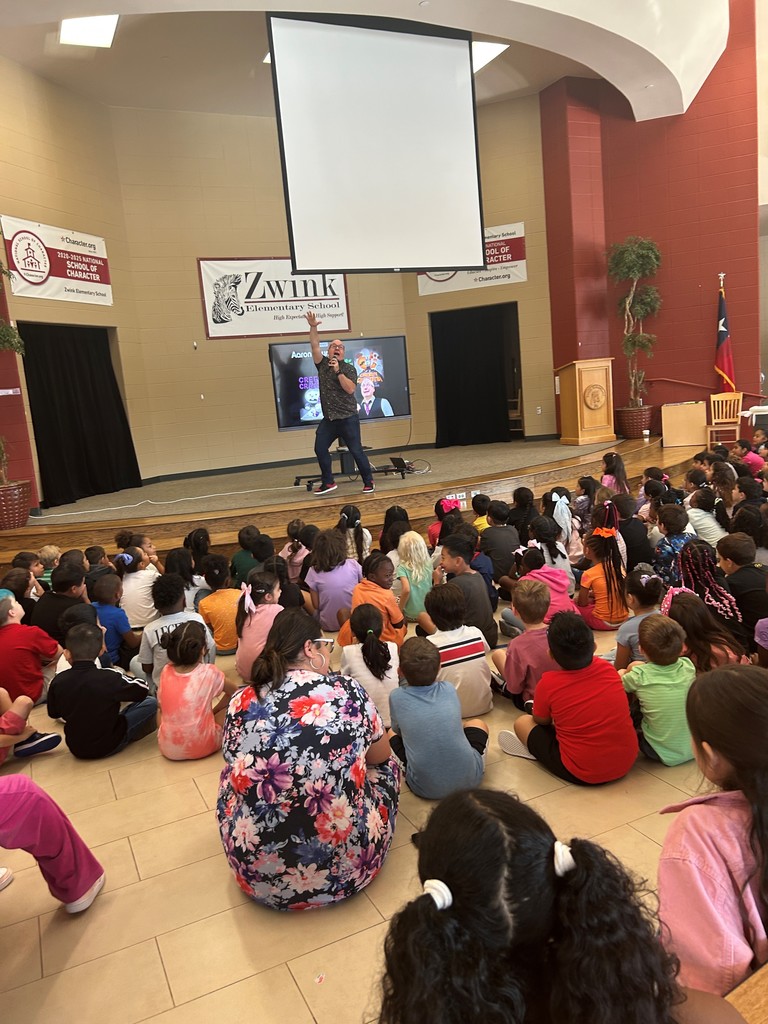 Aaron Reynolds presenting to students