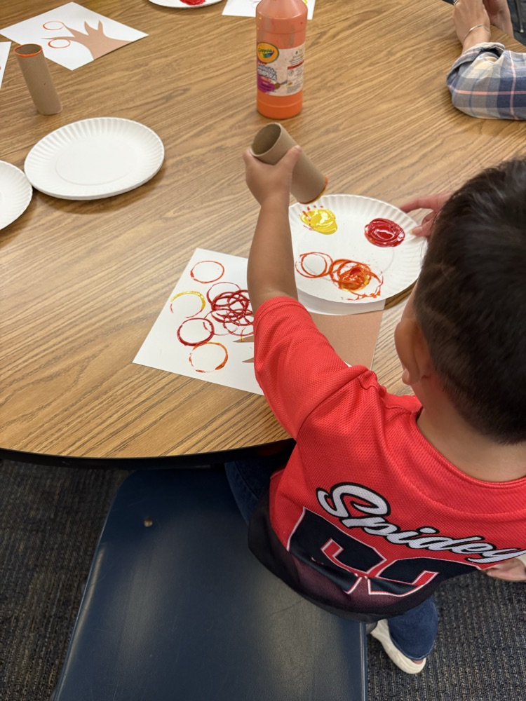 children painting