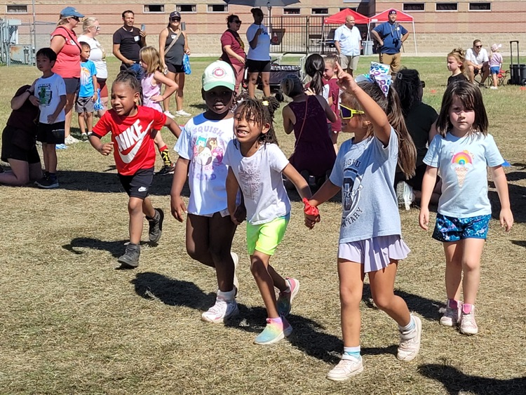 students running