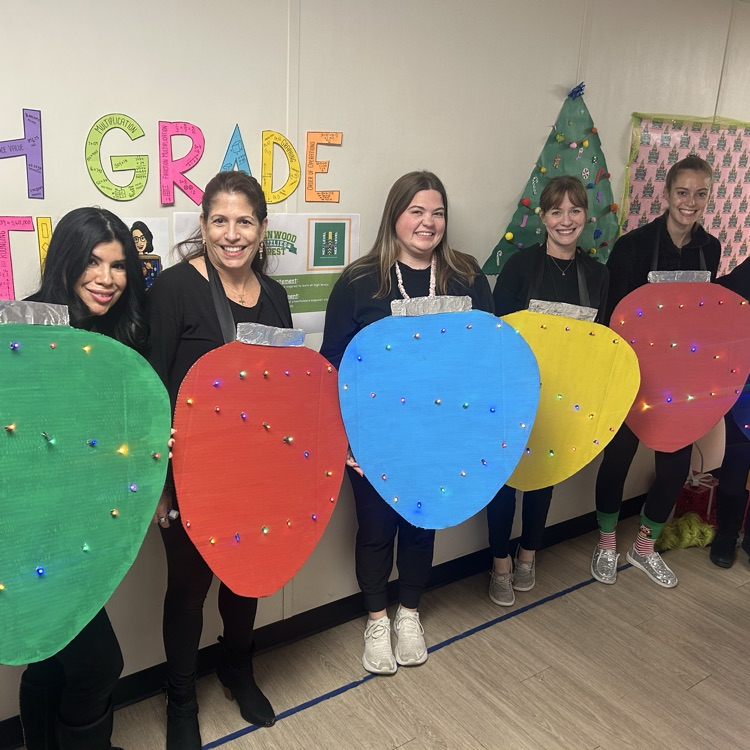 Christmas light staff 