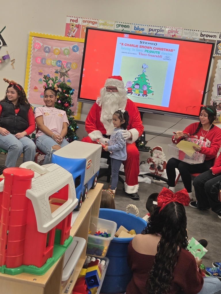 KF Santa comes to KF! (4)