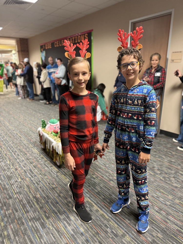 students and holiday floats 