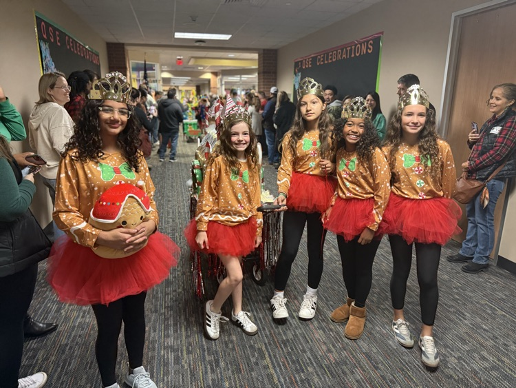 students and holiday floats 