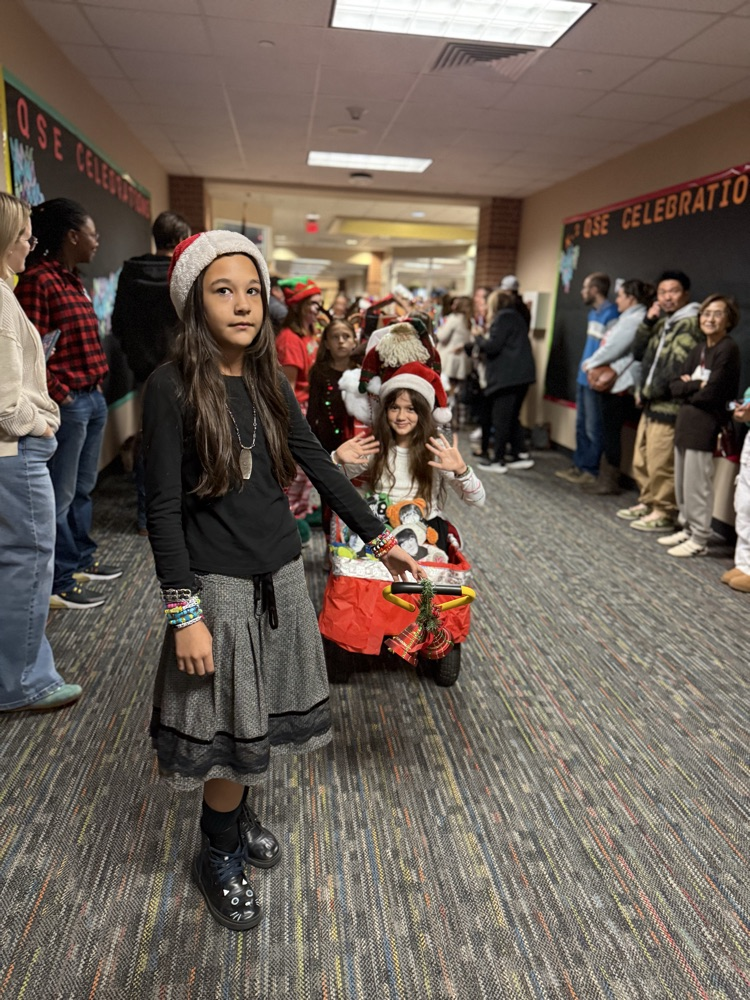 students and holiday floats 