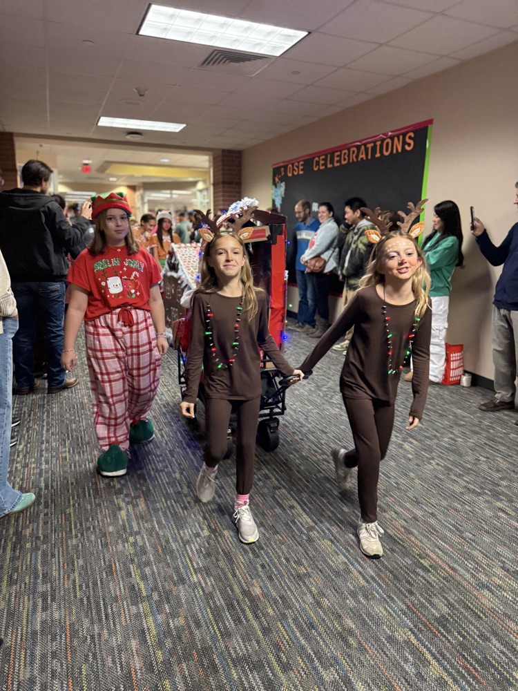 students and holiday floats 