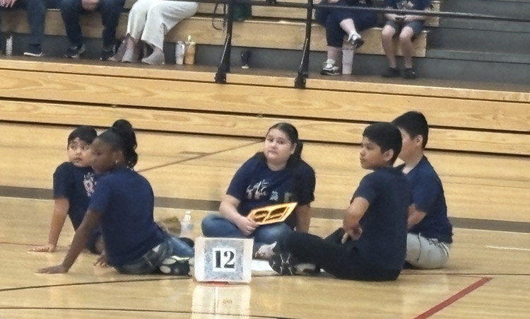 Group of students working together.