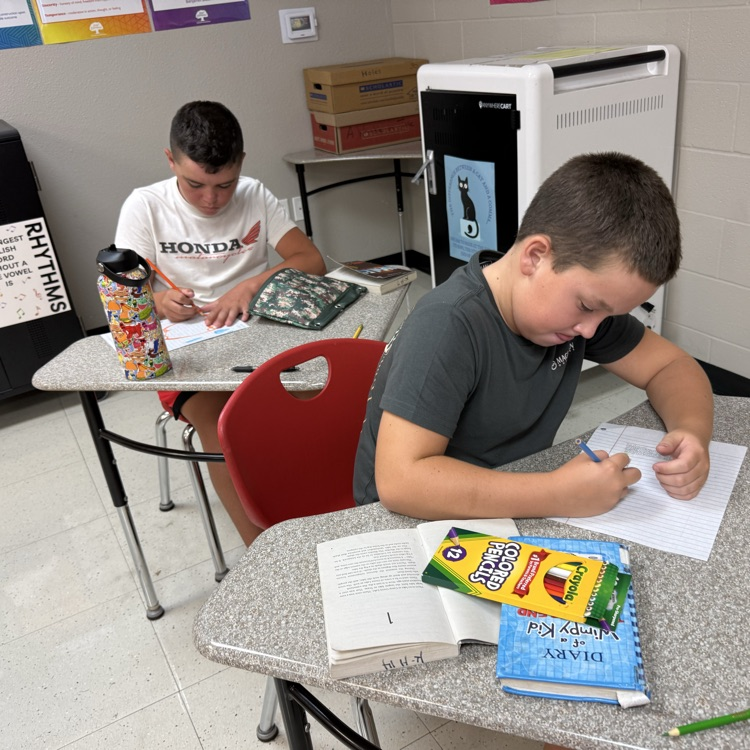 Students drawing the setting of “Holes"