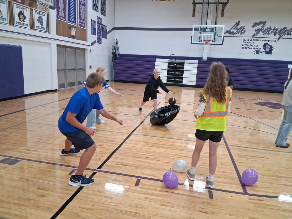 balloon toss