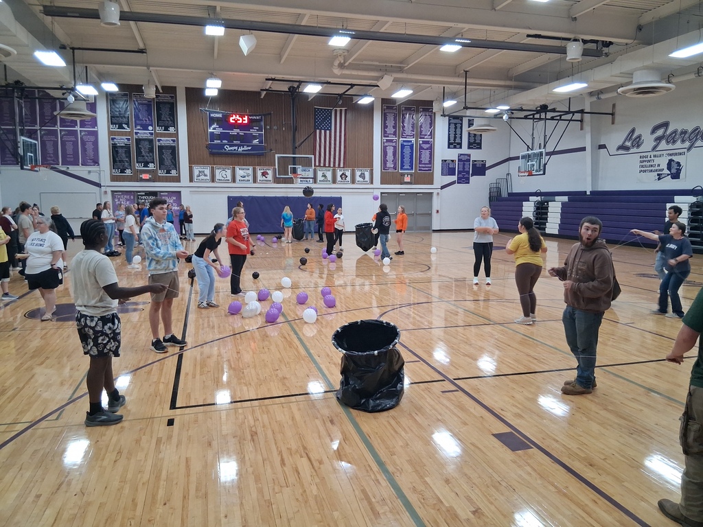 chaos in the gym - balloons and games