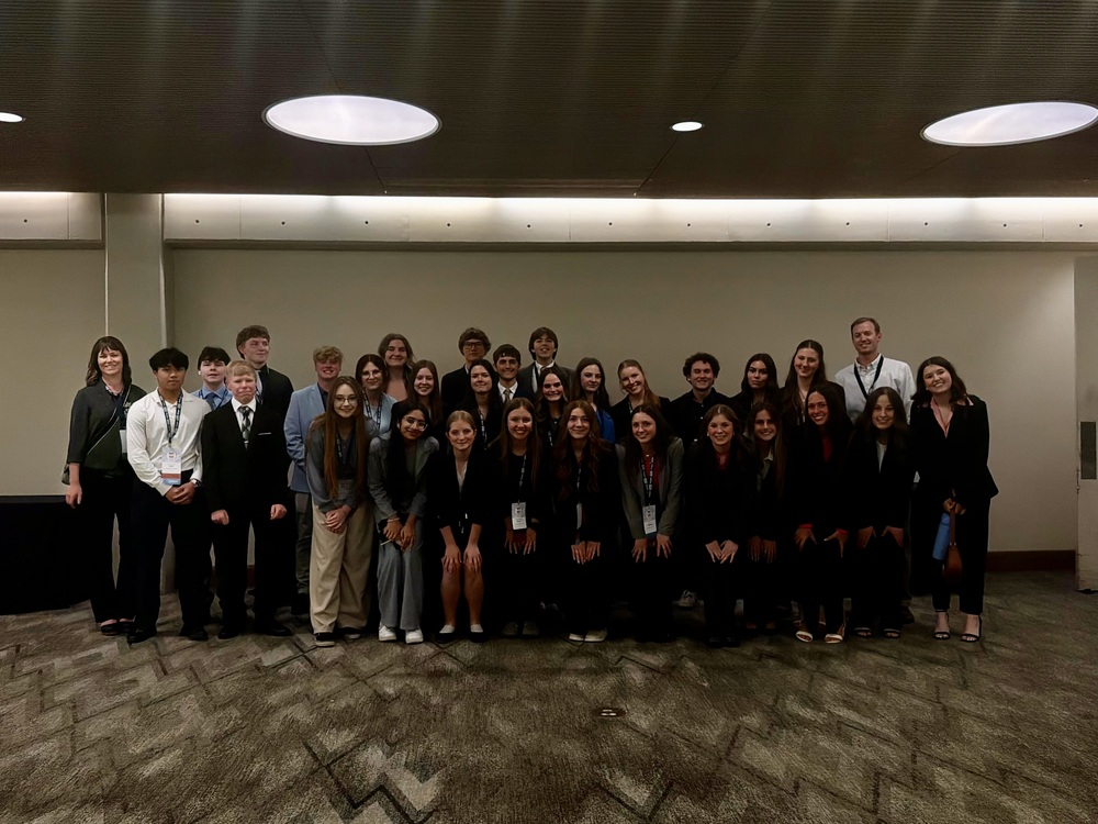 photo of LHS FBLA students