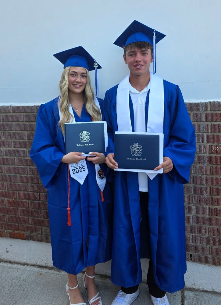photo of two 2025 LHS graduates