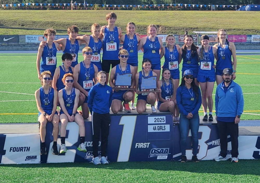 photo of the 2025 4A State Champion Boys and Girls Cross Country Teams from LHS