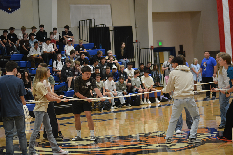 freshman at tug of war