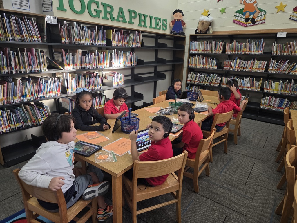 2nd grade working on Myon at library